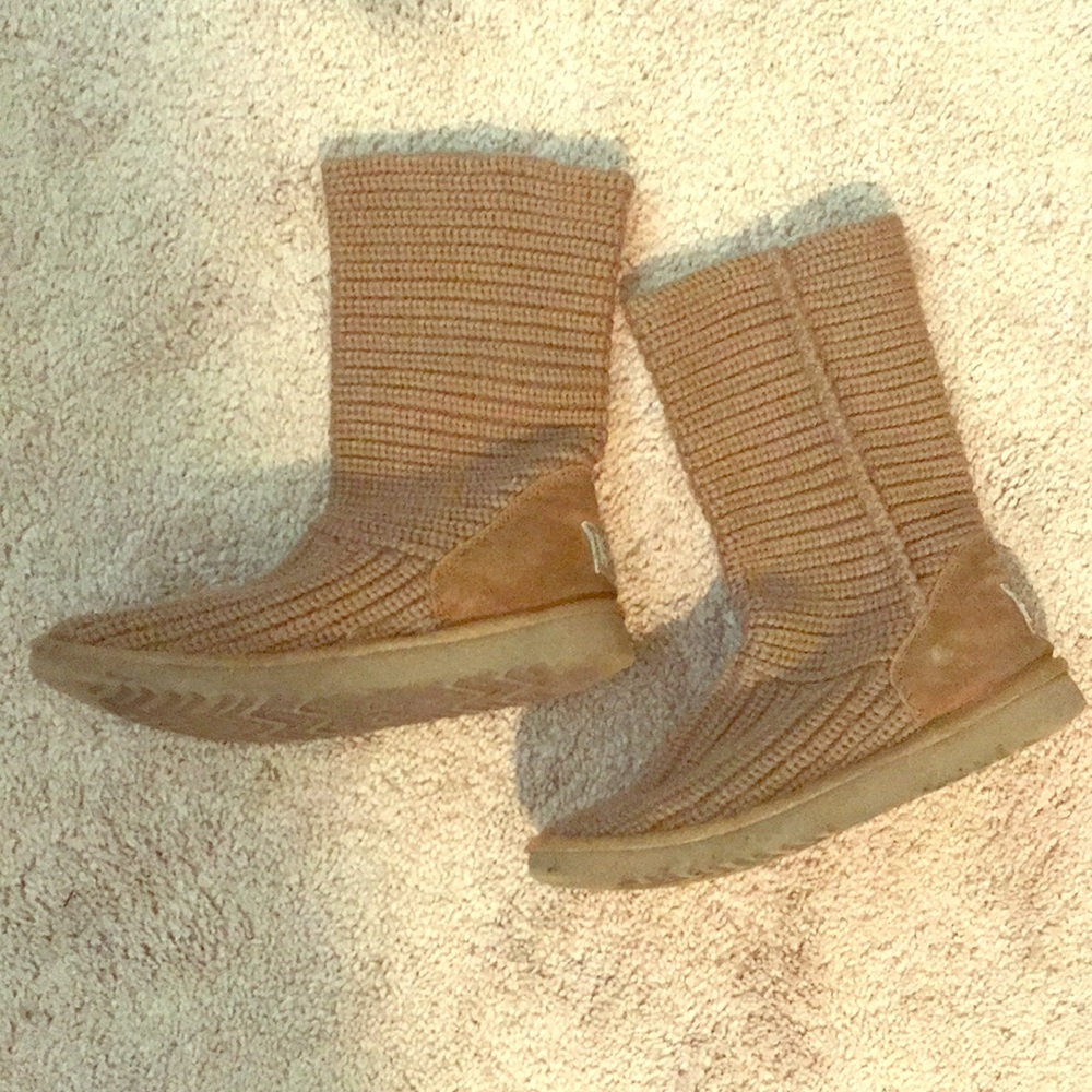 Uggs Classic Crochet in Chesnut